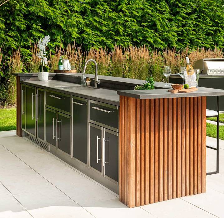 Outdoor Kitchen